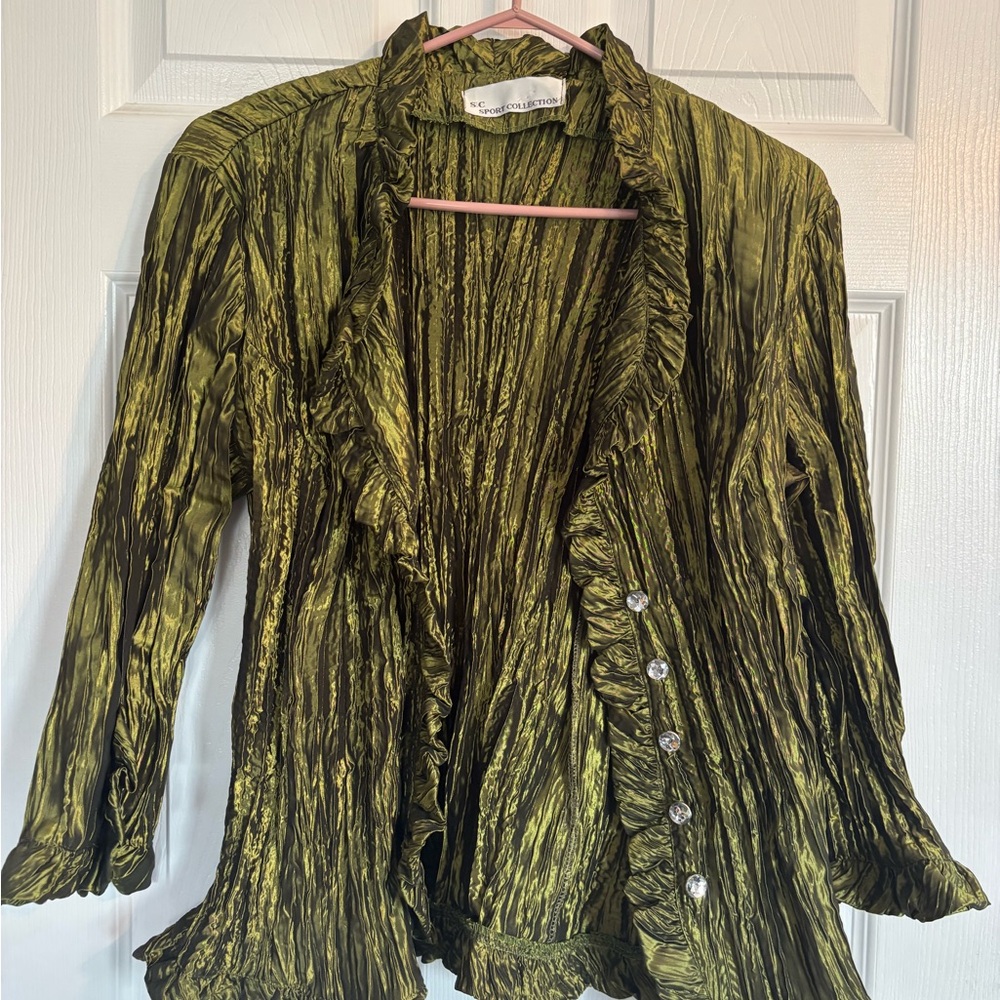 Elegant Vintage 70s Style Green Ruffled Top